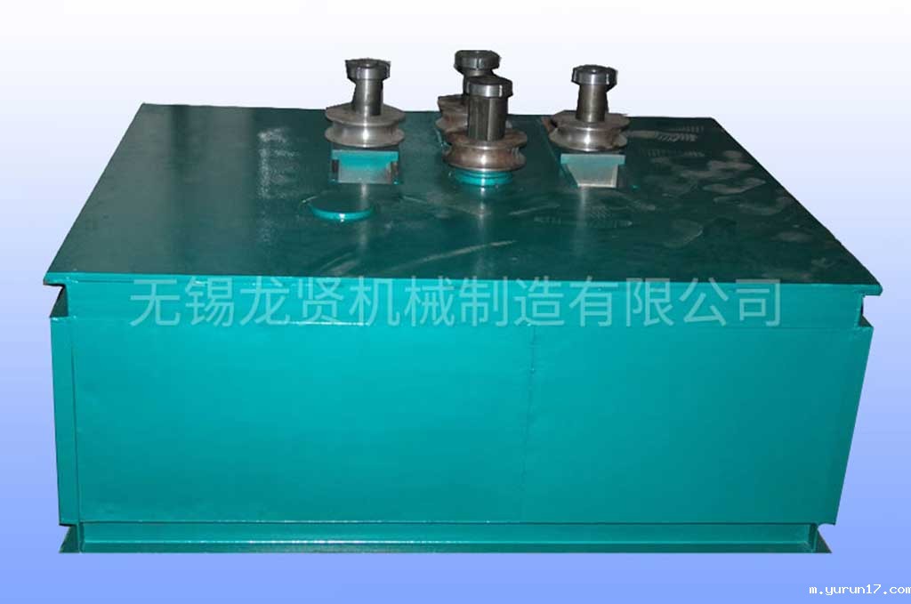 操作员在操作多功能弯管机应注意哪些事项？